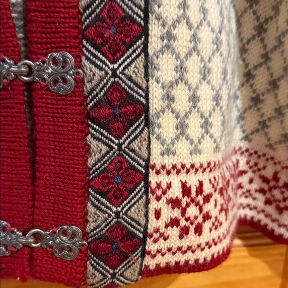 Dale of Norway Red and White Faire Isle Patterned Sweater, Size M - Picture 8 of 15